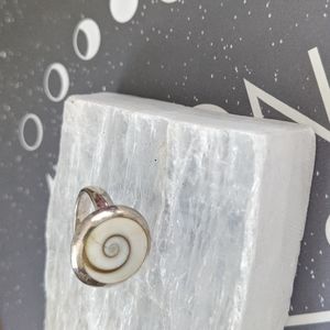 Sterling silver authentic shell 🐚 ring made in Thailand